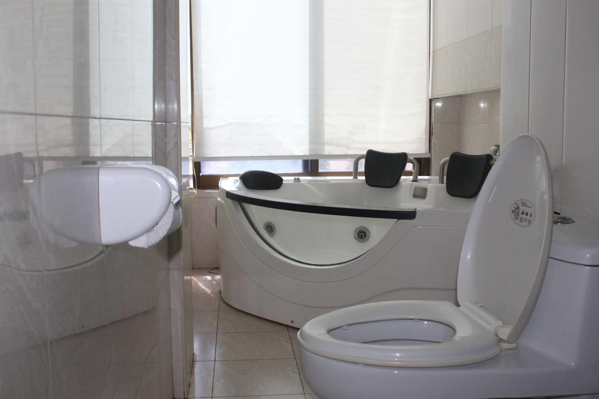 Mic Hotel Dár Al-Szalám Kültér fotó